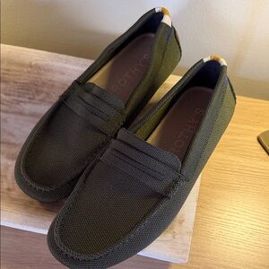 NEW Rothy’s Driver Cypress Green Size 9 Women’s